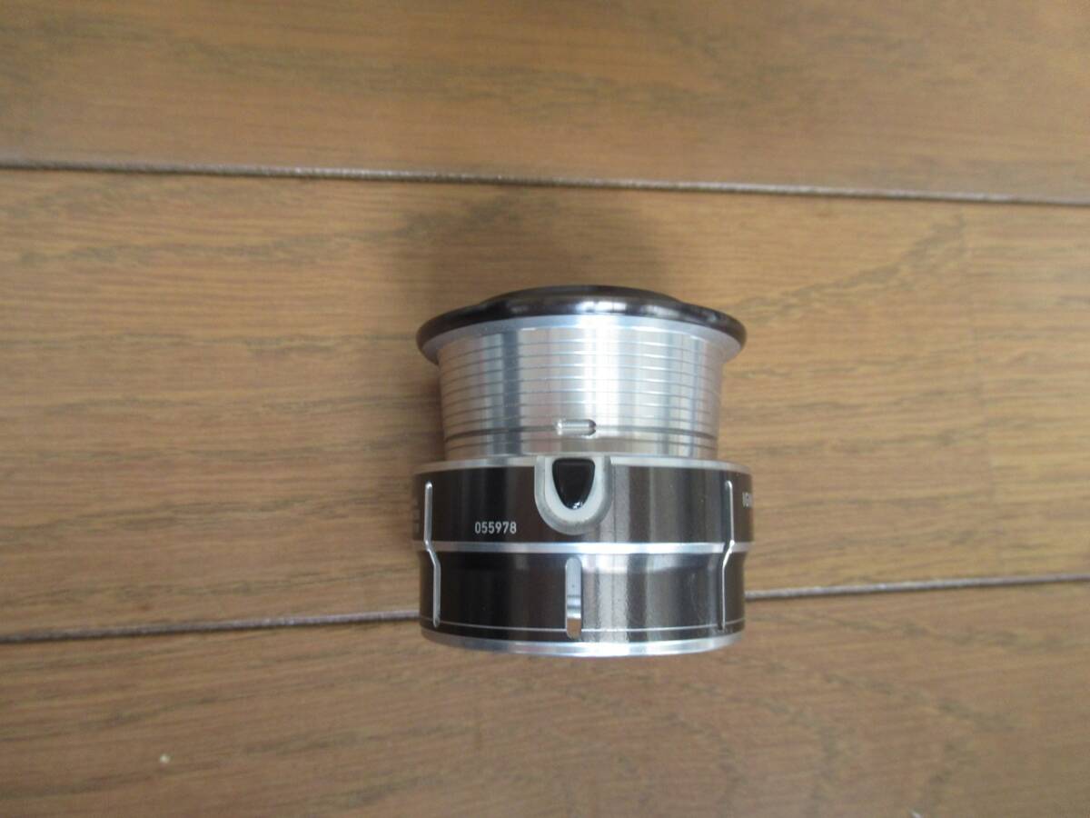 釣具 リール スピニングリール DAIWA IGNIS 2505H TYPE-R ダイワ 箱