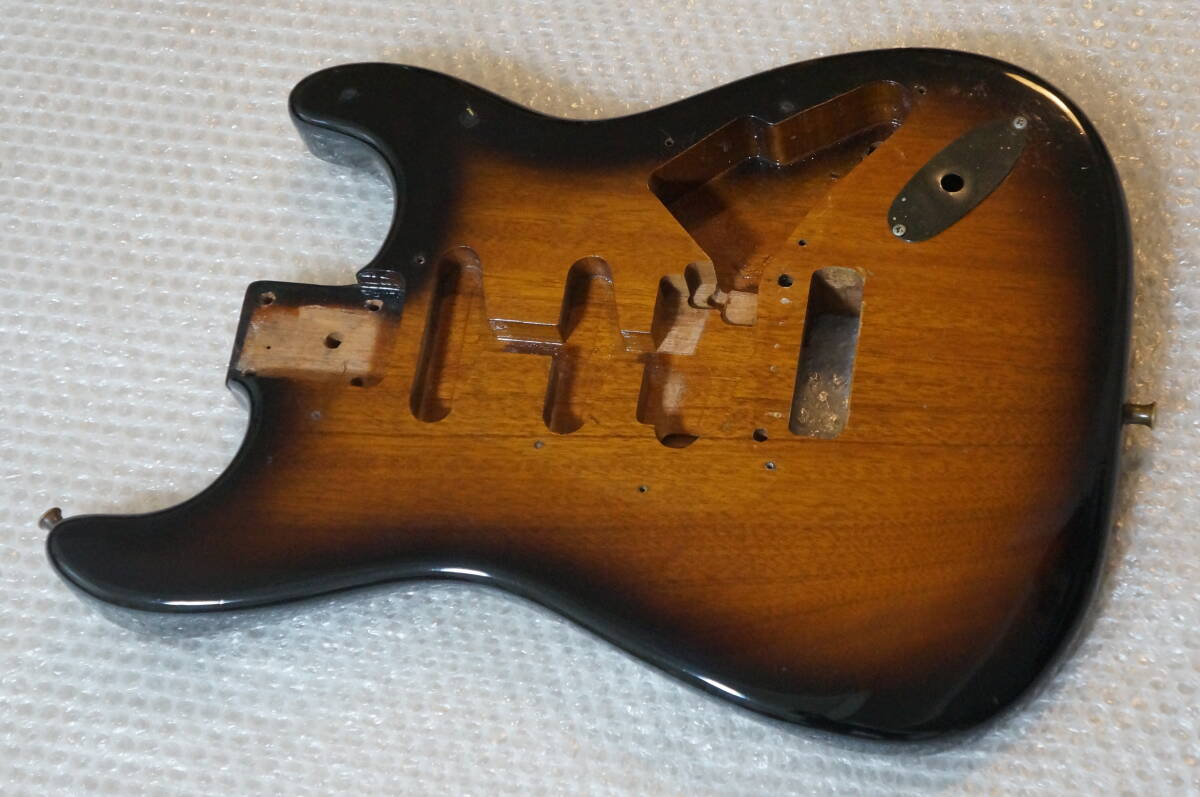 【激レアコレクション品】　フェルナンデス　ＭＨＢ-110 FERNANDES BURNY H-MAHOGANY フェルナンデス hide シャチ くじらの落札