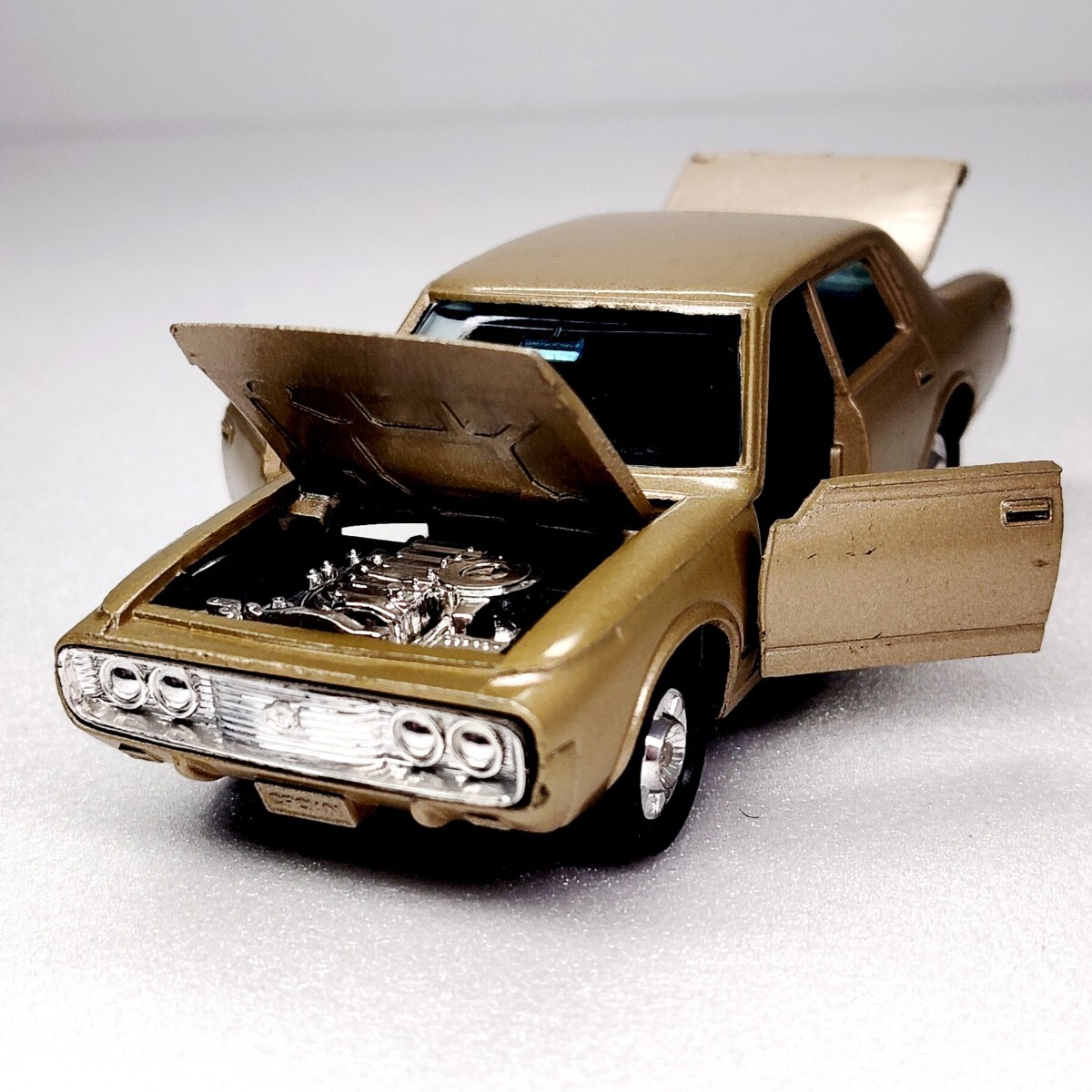 新品】童友社 1/24 トヨタ クラウン HT SL クジラクラウンの落札情報