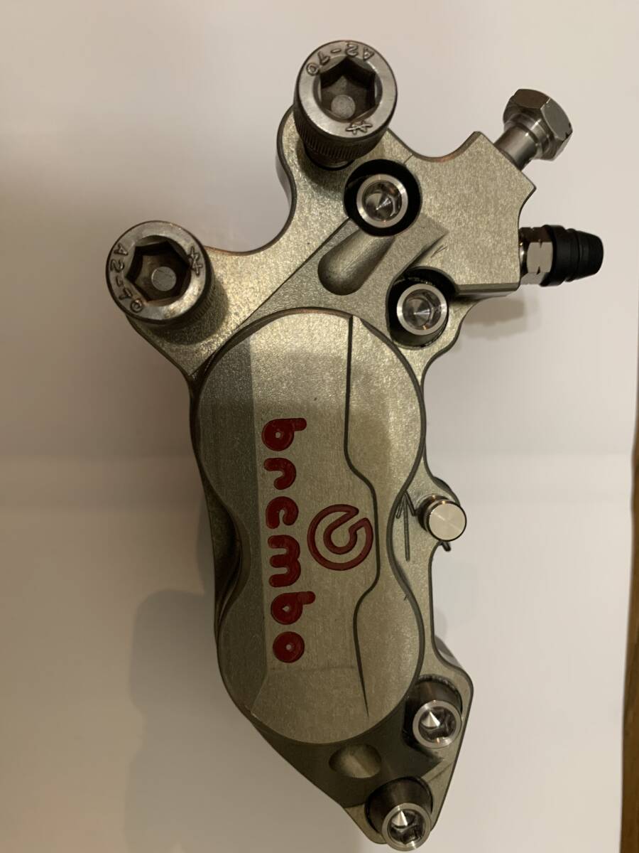 ☆brembo ブレンボ☆レーシングキャリパー☆削り出し CNC☆40mmピッチ