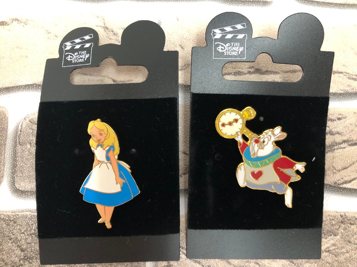 新品】新品*ディズニーモール*ディズニーストア*ピンバッジ*ピンバッチ 