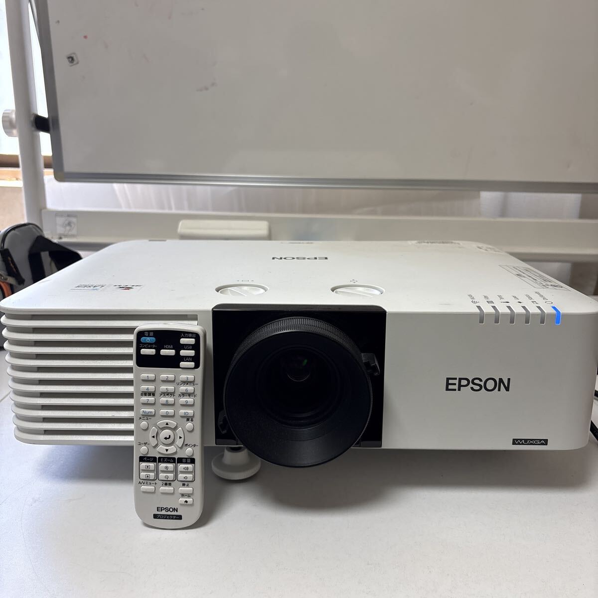 1円スタート！ EPSON エプソン 高輝度 液晶プロジェクター EMP-822 50