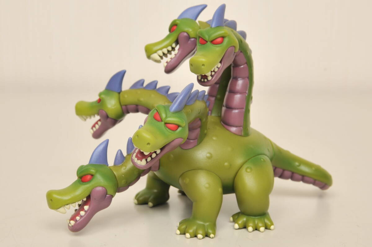 ドラクエ フィギュア】やまたのおろち ドラゴンクエスト クリスタル