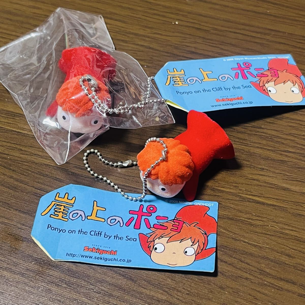 新品】崖の上のポニョ そうすけ 天然石 赤めのう ジブリ ストラップ