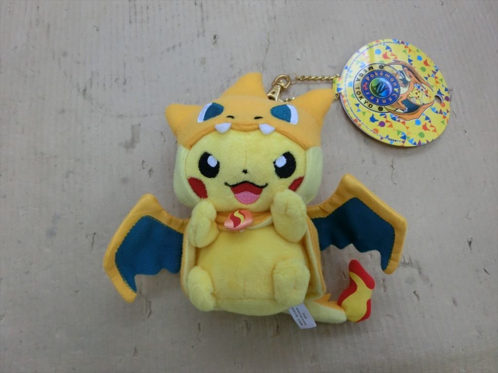 新品】ポケモンセンター限定 フィギュア ガチャガチャ メガポンチョを