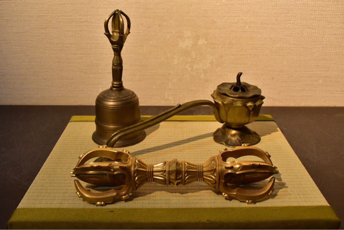 旧家 蔵出】 中尾宗貞制造 仏教美術 宣徳銅花鳥盛上文五具足 燭台 火立
