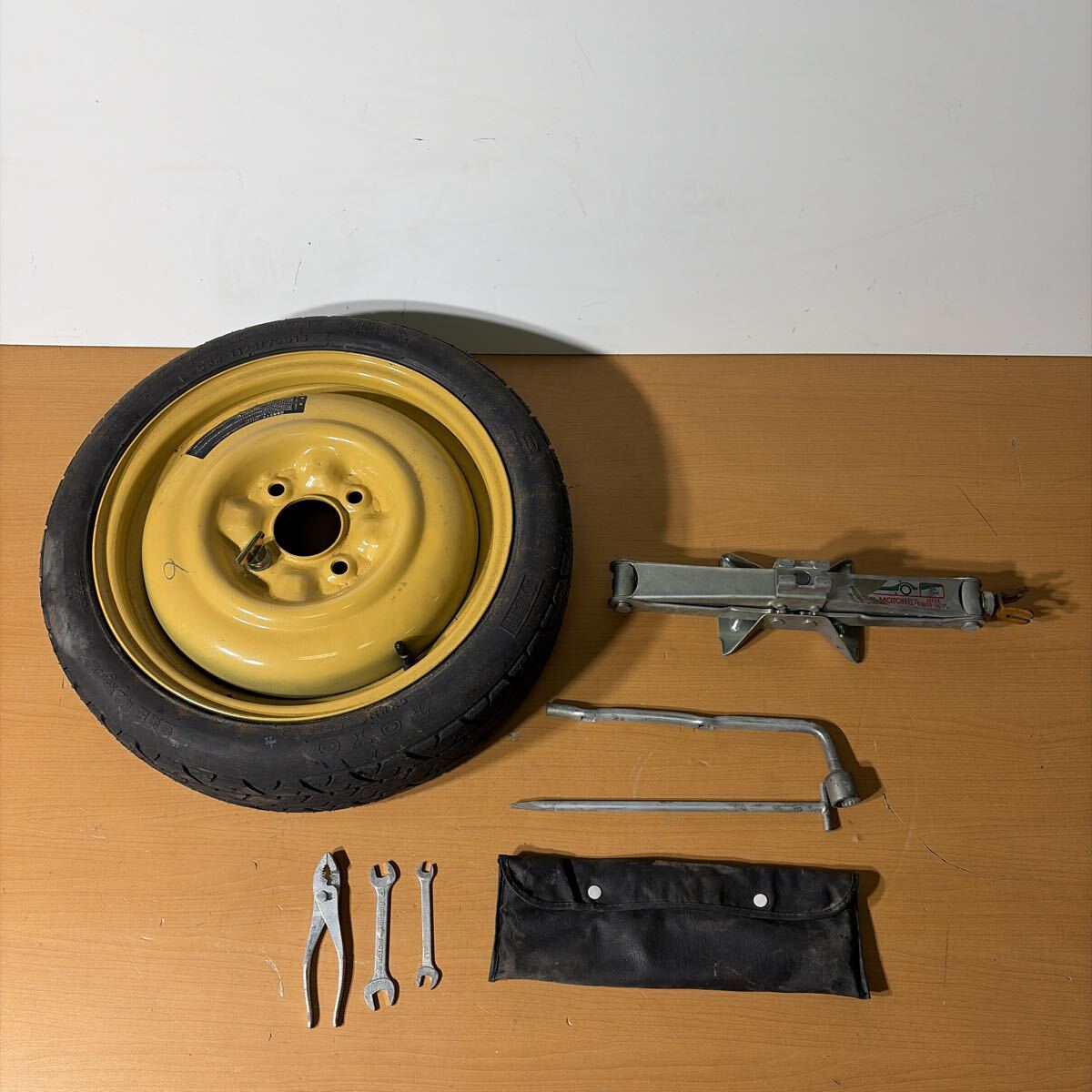 中古】AE86 スペアタイヤ テンパータイヤ 14インチ 応急タイヤ PCD114