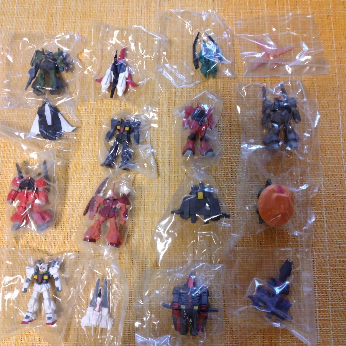 ガンダムマイクロコレクション 50個以上 ガン消し 大量 まとめ売り