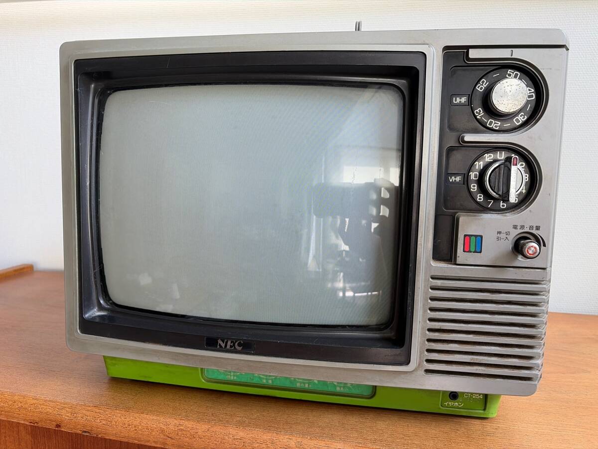 ☆即決、昭和、昔の木製家具型大型テレビ、東芝2段タイプ、ブラウン管