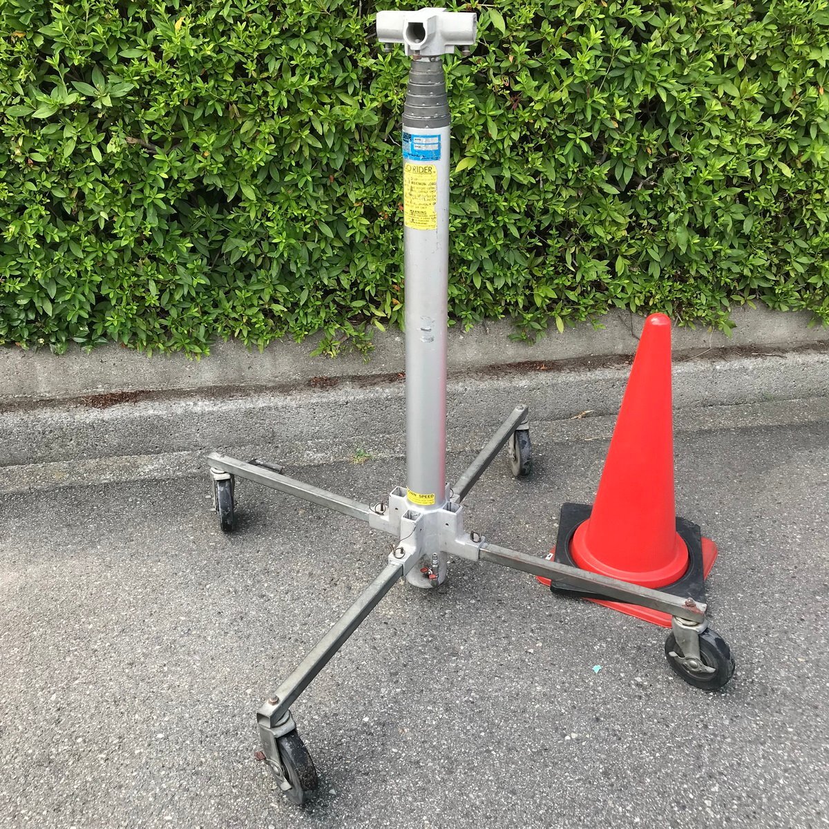 中古 GENIE HOIST ジーニーホイスト 気圧リフト 2012 アッパー 荷揚げ