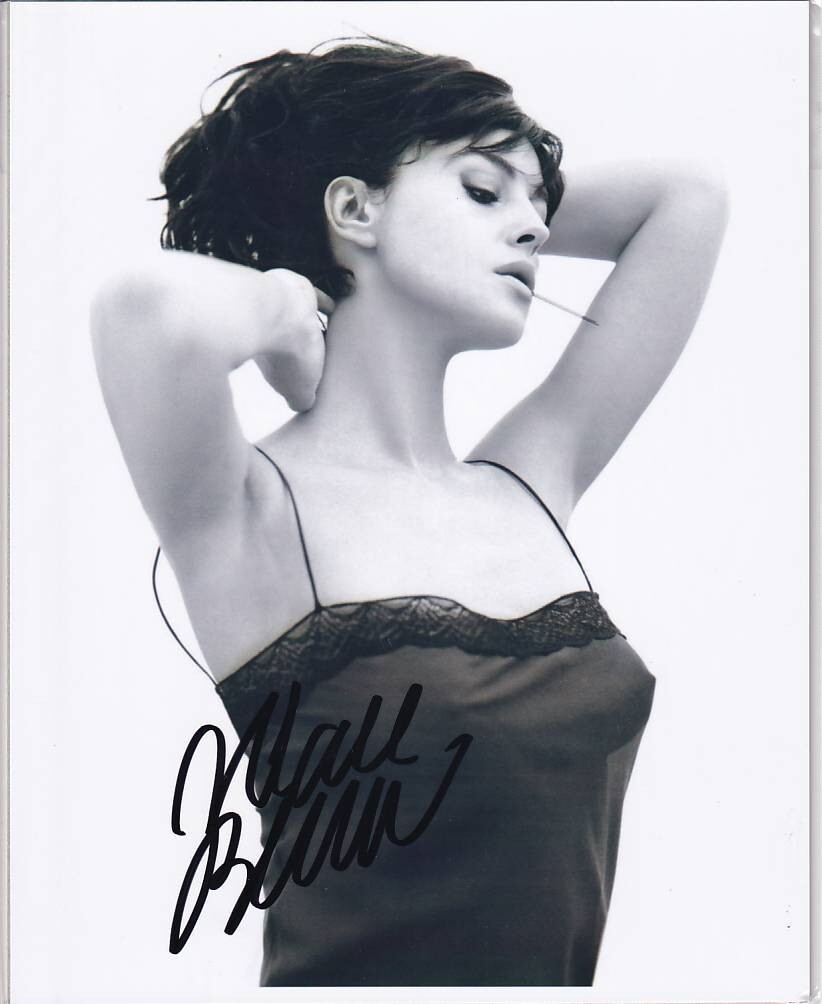 新品】モニカ・ベルッチ 直筆サインフォト/写真 Monica Bellucciの落札