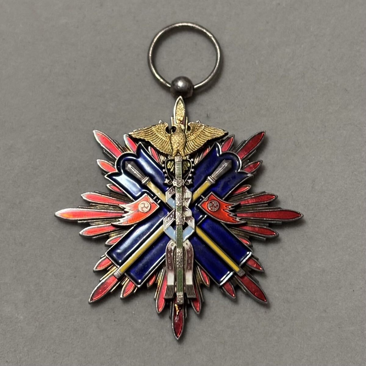 日本の勲章 / 功三級金鵄勲章 / 金鵄章 / アンティーク・骨董品 の落札