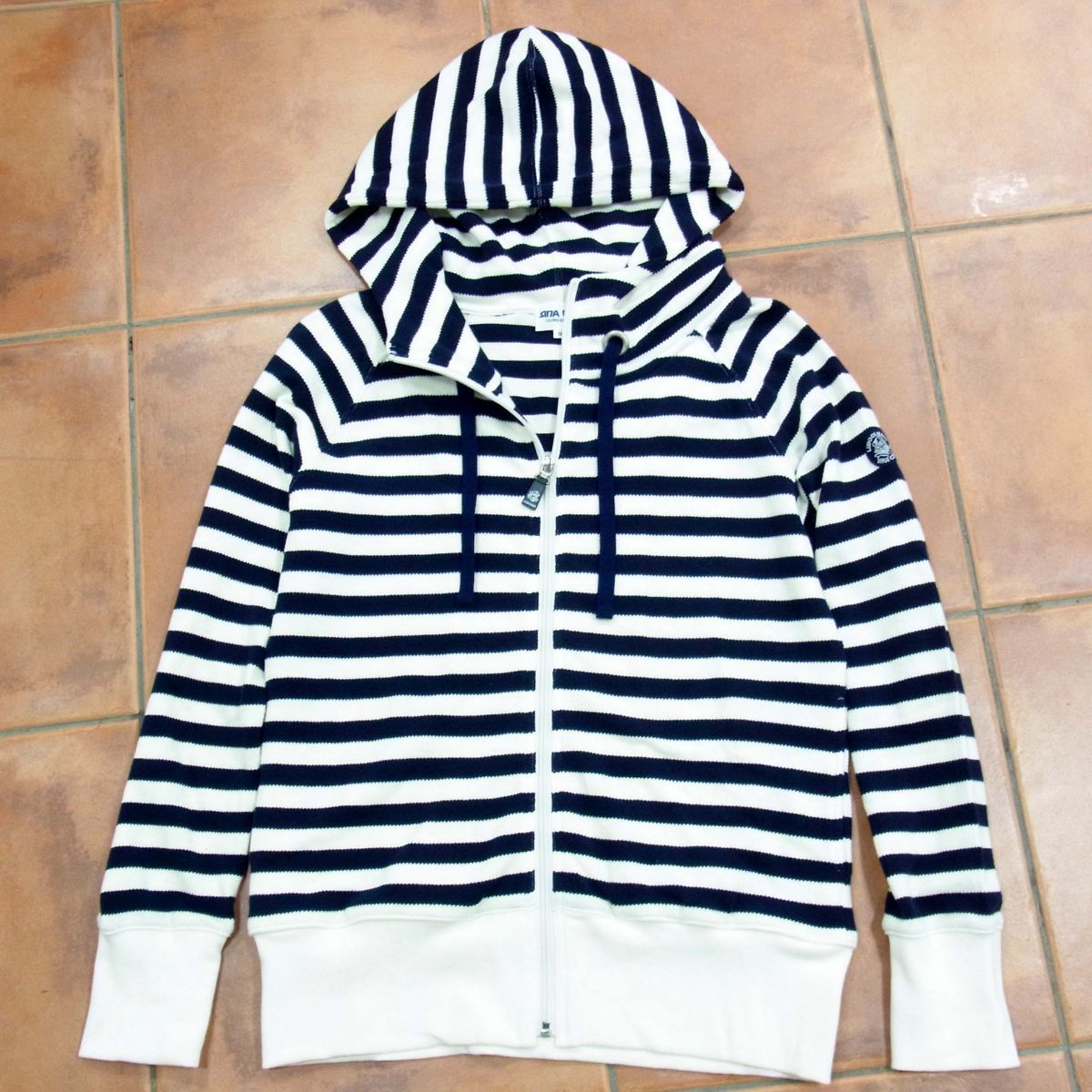 1円 美品 シナコバ マリンボーダー柄 パーカージャケット フルジップ レディース 春物 婦人服 人気モデル 伊部 株 Sinacova の落札情報詳細 ヤフオク落札価格情報 オークフリー スマートフォン版