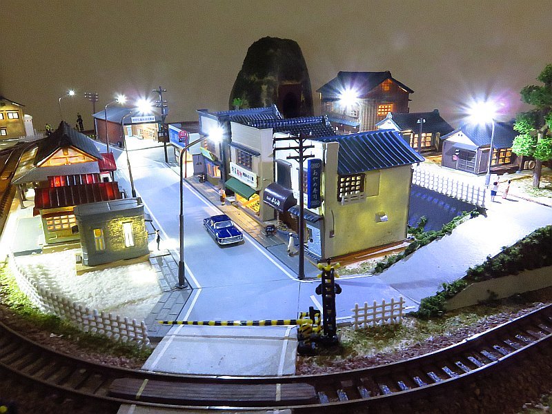 ★走行可能★ ミニレイアウト 非電化ローカル駅・TOMIXレール規格　お座敷運転に一コマを　Nゲージ ジオラマ ☆走行可能☆ ミニレイアウト 非電化ローカル駅・TOMIXレール規格