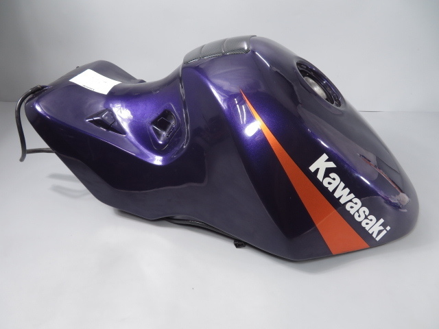 ZZ-R1100D ZX-11-2[16ガソリンタンク ※外観に大きな損傷無し 内部
