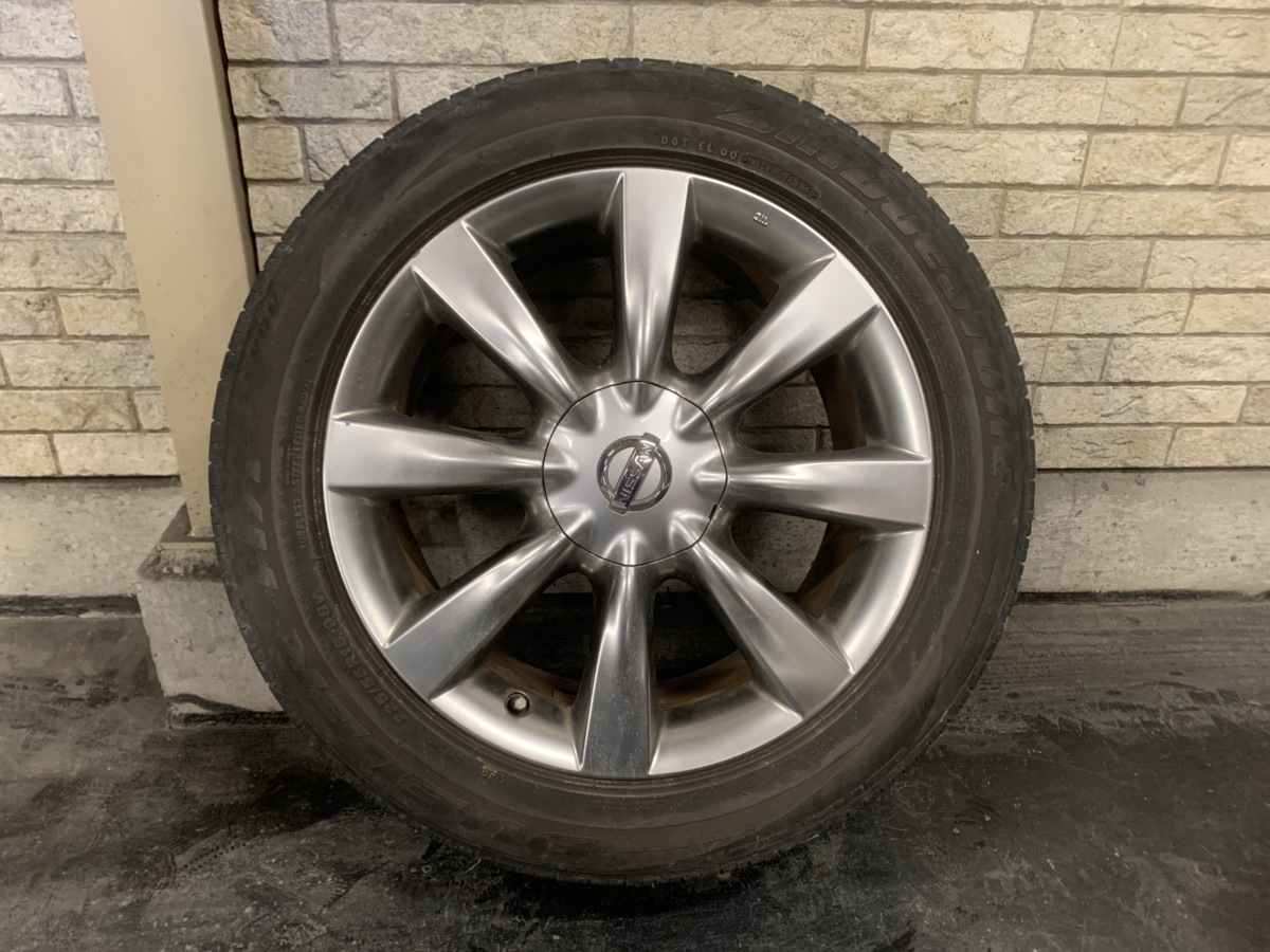 売り切り！ 日産 スカイラインクロスオーバー純正ホイール 18×8J+47