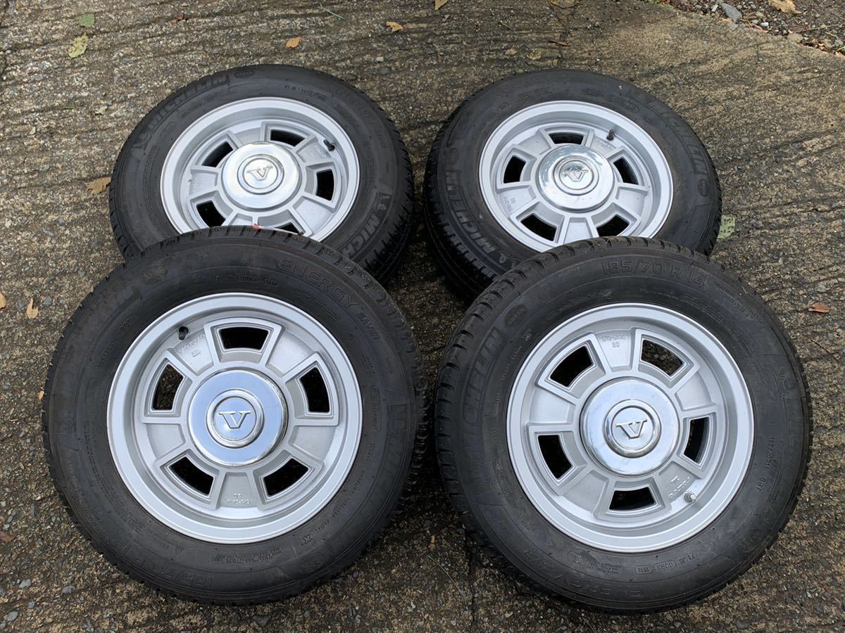 ボルボ240 純正 USED ホイールキャップ センターキャップ 1台分セット 