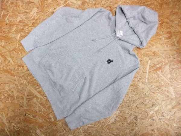 Uniqlo Ut Pieter Ceizer ユニクロ ピーターカイザー メンズ バックプリント刺繍 スウェット パーカー ライトグレー サイズm の落札情報詳細 ヤフオク落札価格情報 オークフリー スマートフォン版