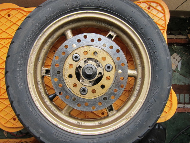 タイヤ・ホイール Tire ライブディオZX AF34 AF35 フロントホイール シャフトカラー付き