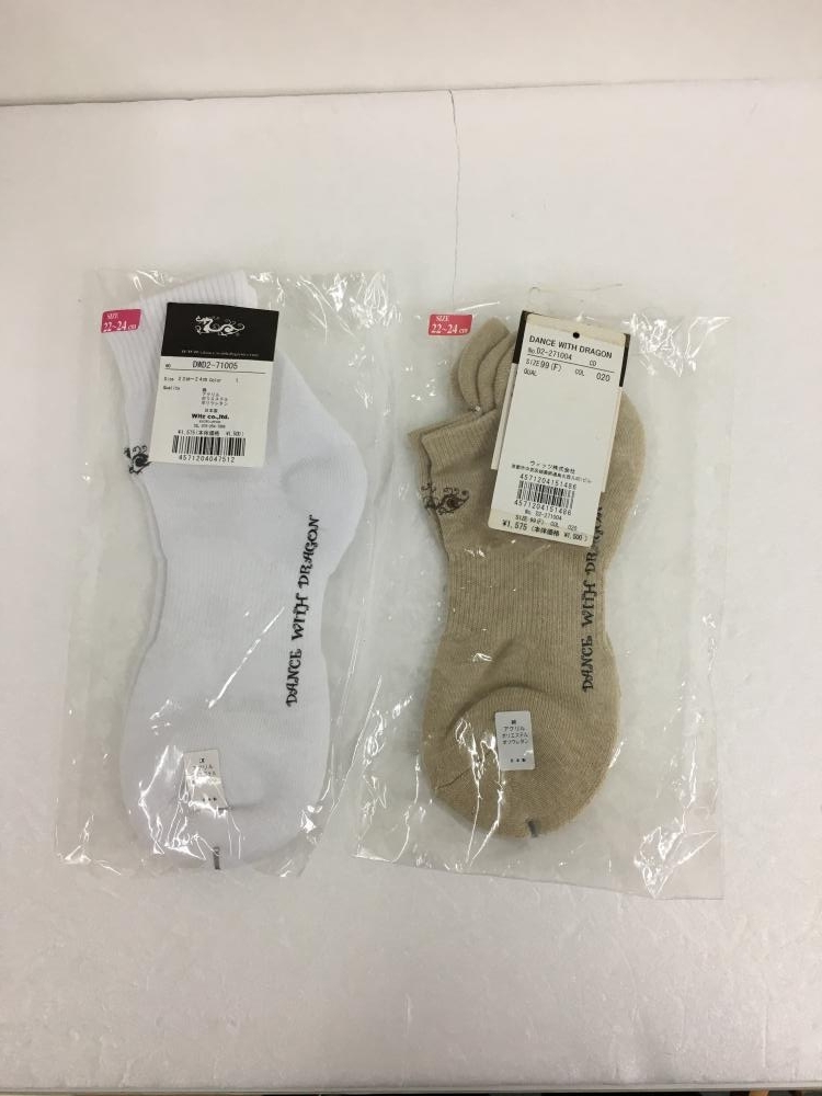 新品 Dance With Dragon ダンスウィズドラゴン ソックス 白 ベージュ 2点セット くるぶしソックス レディース ゴルフ アクセサリー E4 の落札情報詳細 ヤフオク落札価格情報 オークフリー スマートフォン版