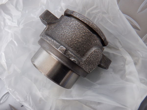 確認用 新品】未使用 在庫有 日産純正 30501-K0404 クラッチ スリーブ OS技研