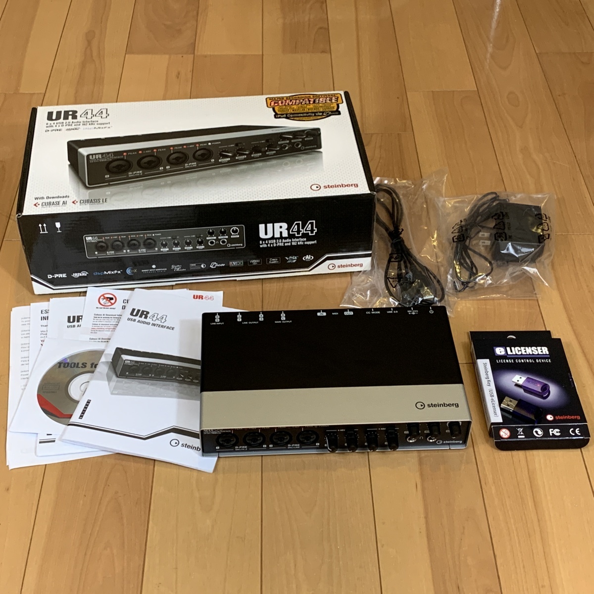 オーディオインターフェース Steinberg UR44 故障品 ジャンク オーディオインターフェース Steinberg UR44 故障品 ジャンク