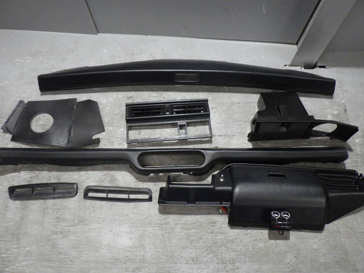 ローバー H3年 E Xl12 E 12 A ローバー ミニ ミニ クーパー インパネ セット ダッシュボード グローブボックス 吹き出し口 02 08 25 06 の落札情報詳細 ヤフオク落札価格情報 オークフリー スマートフォン版