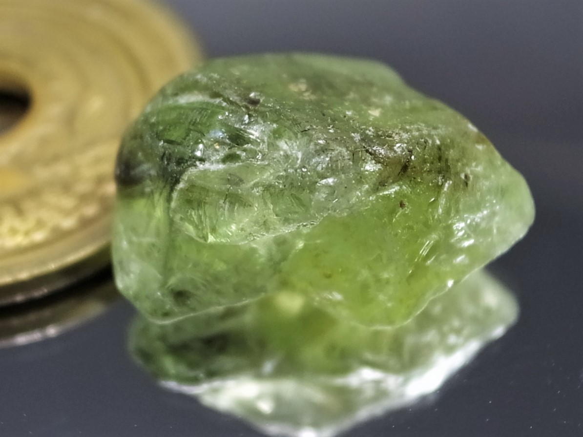 ✴︎値下げ【 天然石 原石 鉱物 】パキスタン産 ペリドット ルードヴィッヒアイト ✴︎値下げ【 天然石 原石 鉱物 】パキスタン産 ペリドット