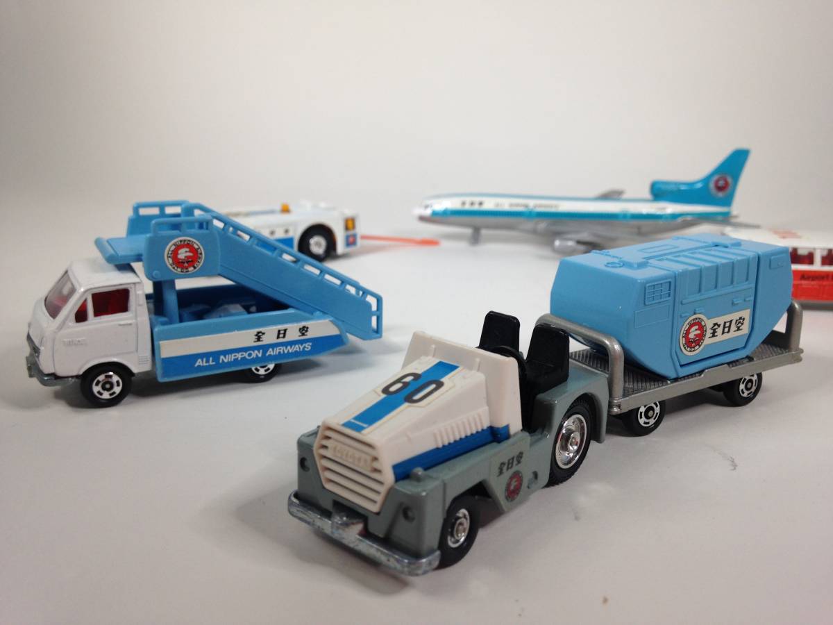 最新作，得価】 トミー トミカのまち トミカ空港セット(全日空トライ