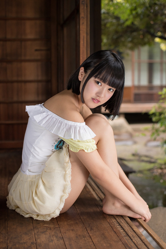 ジュニアアイドル　美乳　高画質 