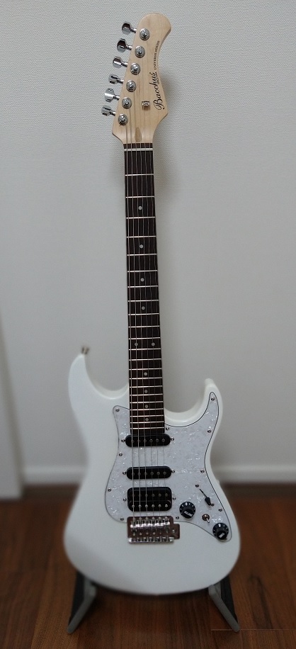 バッカス ストラト（ペグ GOTOH）交換済