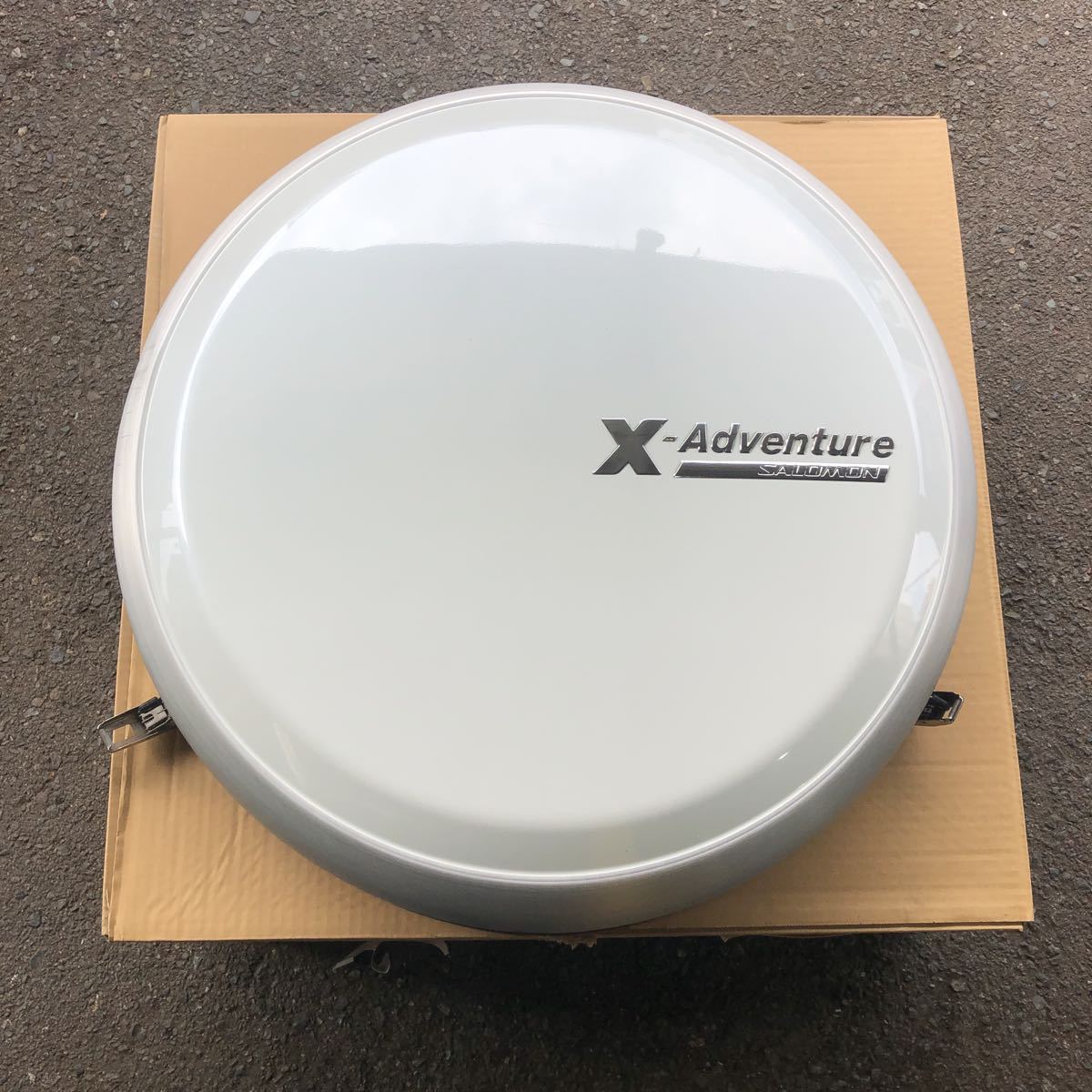 ジムニー　スペアタイヤ　ハードカバー　x-adventure クロスアドベンチャ ジムニースペアタイヤカバー クロス アドベンチャー SALOMON パール