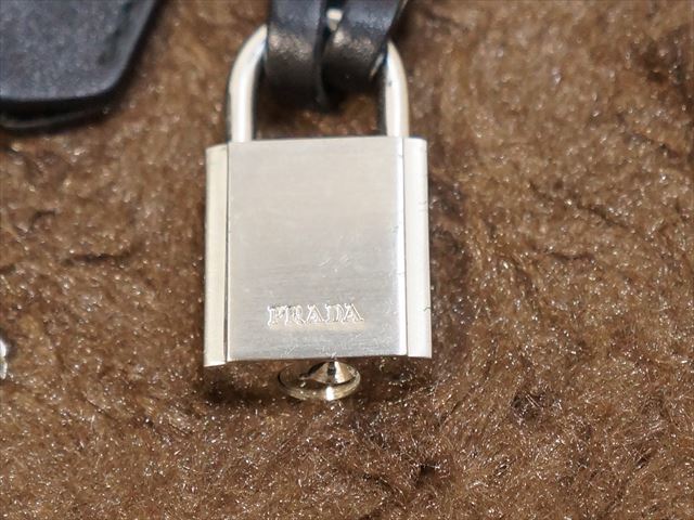 美品】PRADA プラダ カデナ 南京錠 パドロック クロシェット