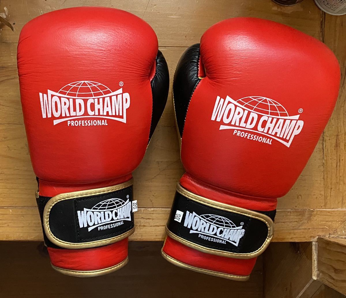 即決 人気 ワールドチャンプ ボクシンググローブ レッド の落札情報詳細 ヤフオク落札価格情報 オークフリー スマートフォン版