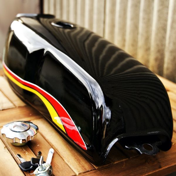 RD50 純正タンク SR400流用などに（新品】RD50 ガソリンタンク
