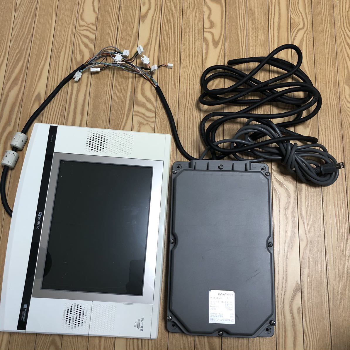 現状品】NORITZ YTV-1201S-RC 浴室 液晶防水テレビ(アナログ)の落札