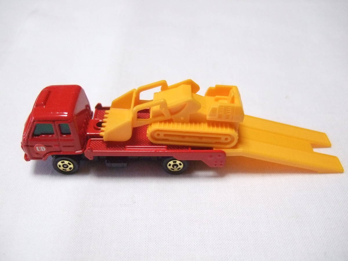 トミカ コンドル ブルドーザーキャリア No.56 赤箱 絶版 レア 希少色。トミカ 赤箱 No.56 コンドル ブルドーザキャリア - メルカリ