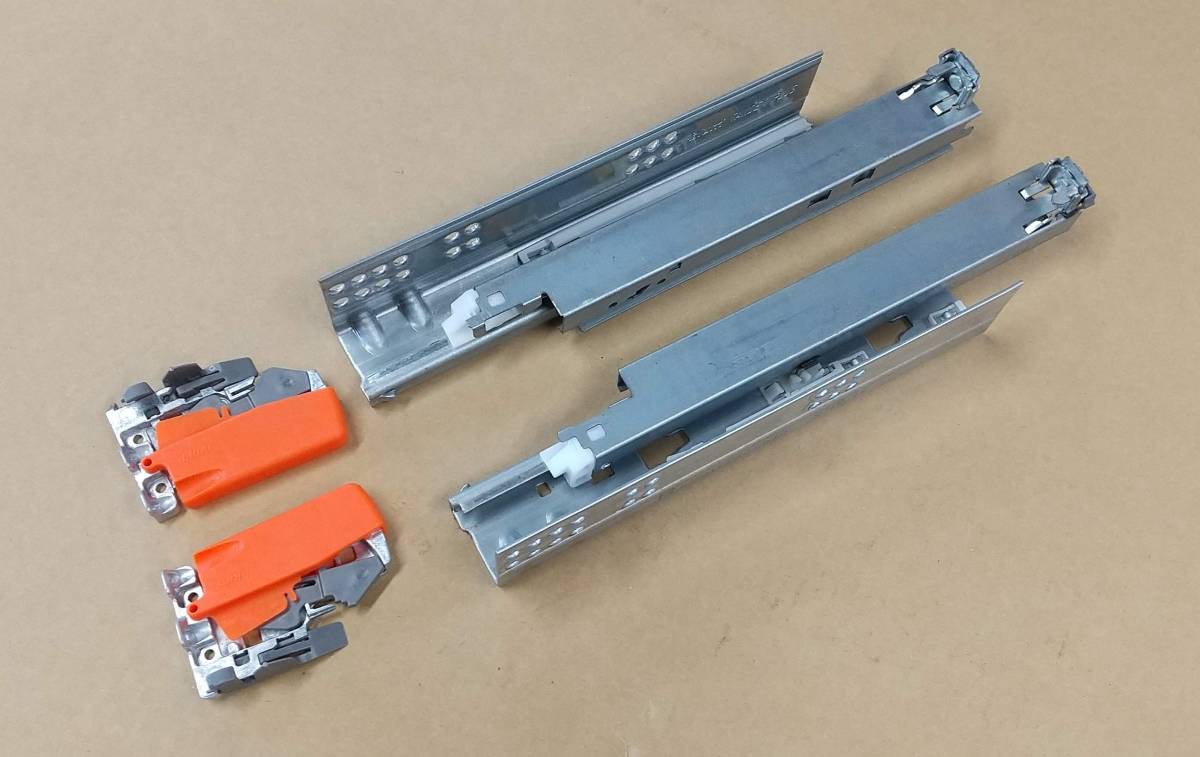 新品】blum ブルム スライドレール 560H 300ミリ＝1セット、550H 300