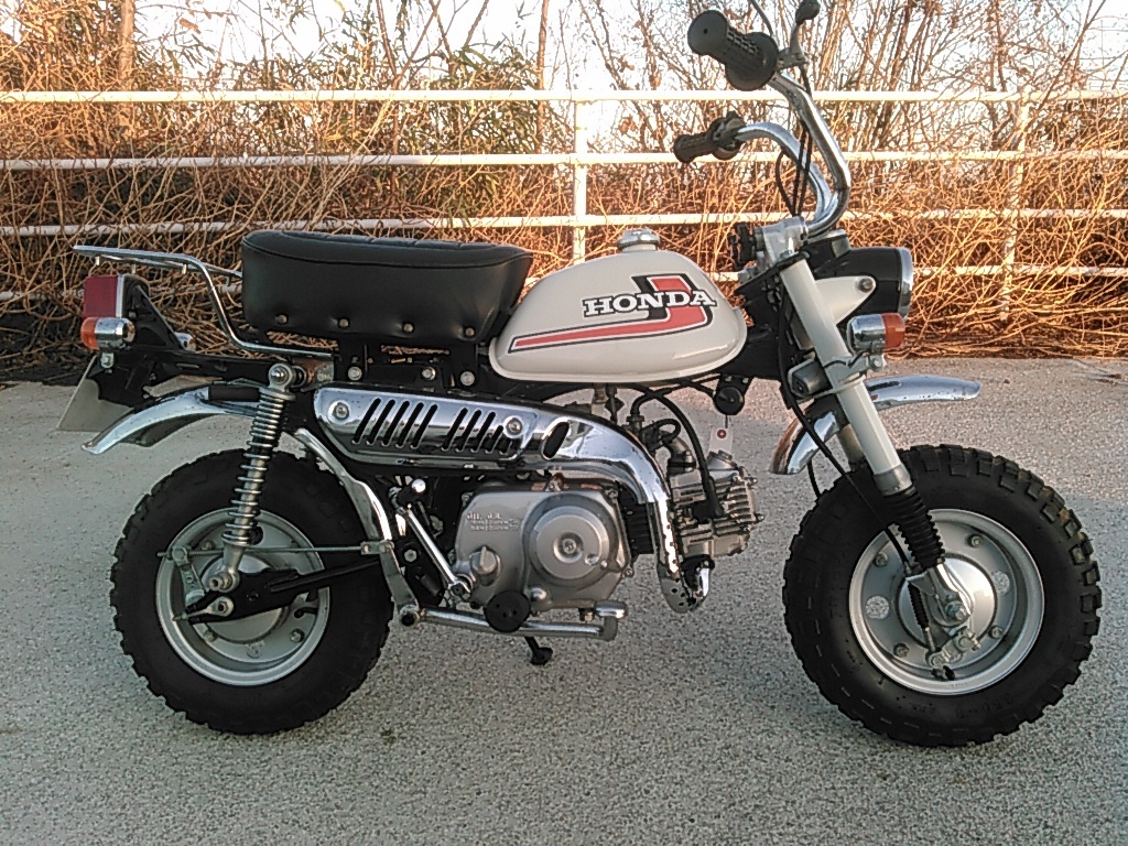 1975年式後期型とおもいます Z50J 4Lモンキー 30年以上室内保管