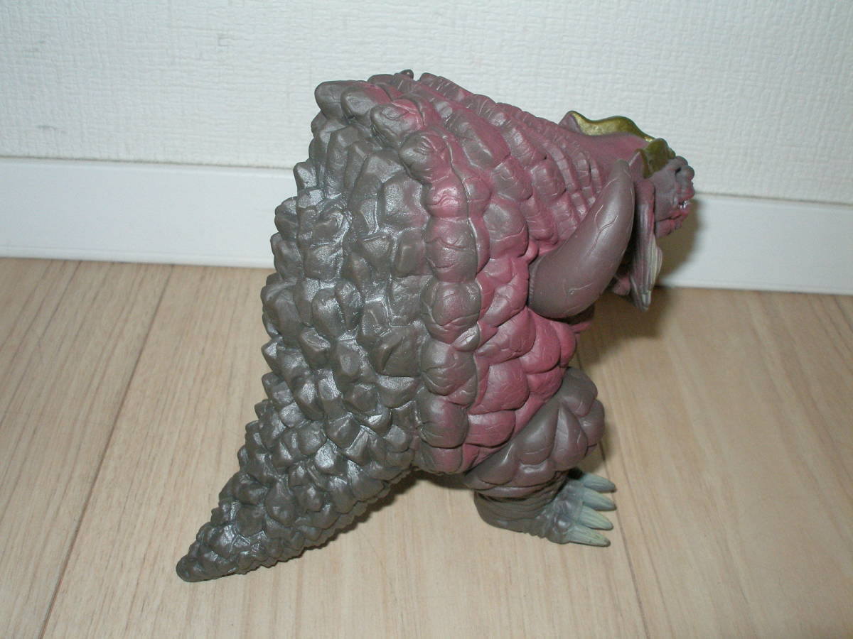 中古 ソフビ人形 伝説薬使獣 呑龍 ドンロン ウルトラ怪獣シリーズ 映画 ウルトラマンコスモス Bandai 01 の落札情報詳細 ヤフオク落札価格情報 オークフリー スマートフォン版