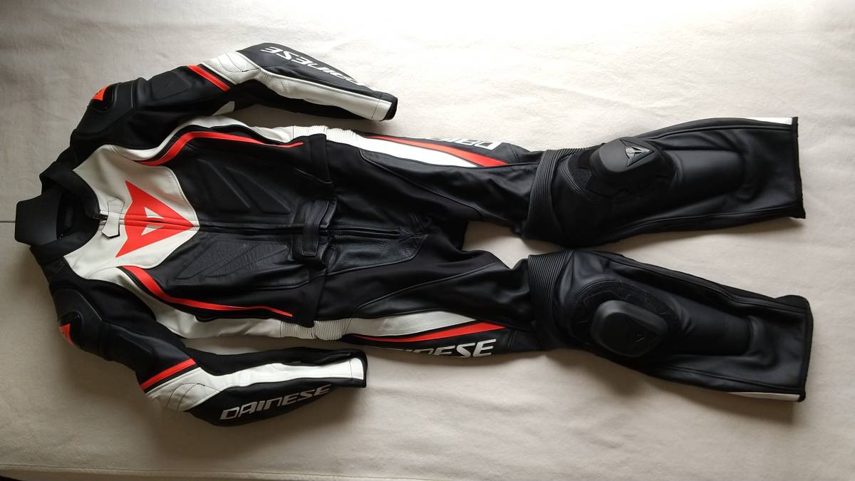 Dainese Avro D2 2pc Suits Black/White/Red 48 ダイネーゼ 2ピース
