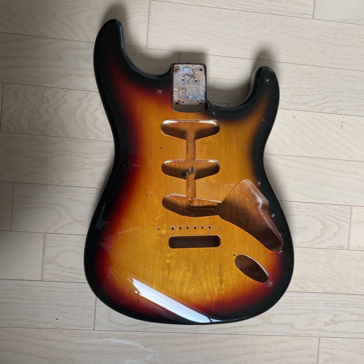 FENDER フェンダー ストラト サンバースト メキシコ製 【公式通販】