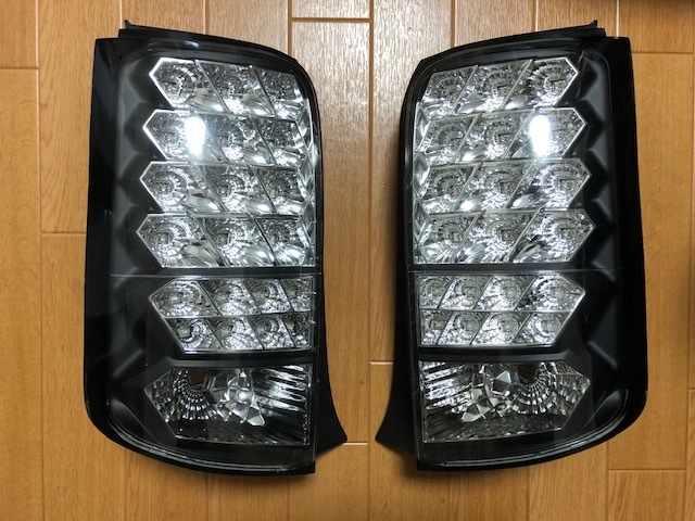 カローラ　ルミオン　後期　純正　テールランプ　左右　新車外し カローラ ルミオン 後期 純正 テールランプ 左右 新車外し