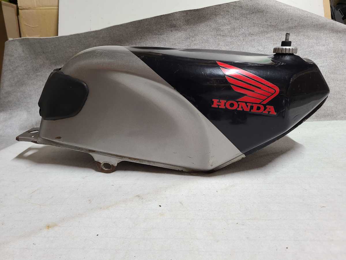 【凹みなし！】HONDA NSR250R MC21 純正ガソリンタンク 凹みなし！】HONDA NSR250R MC21 純正ガソリンタンク