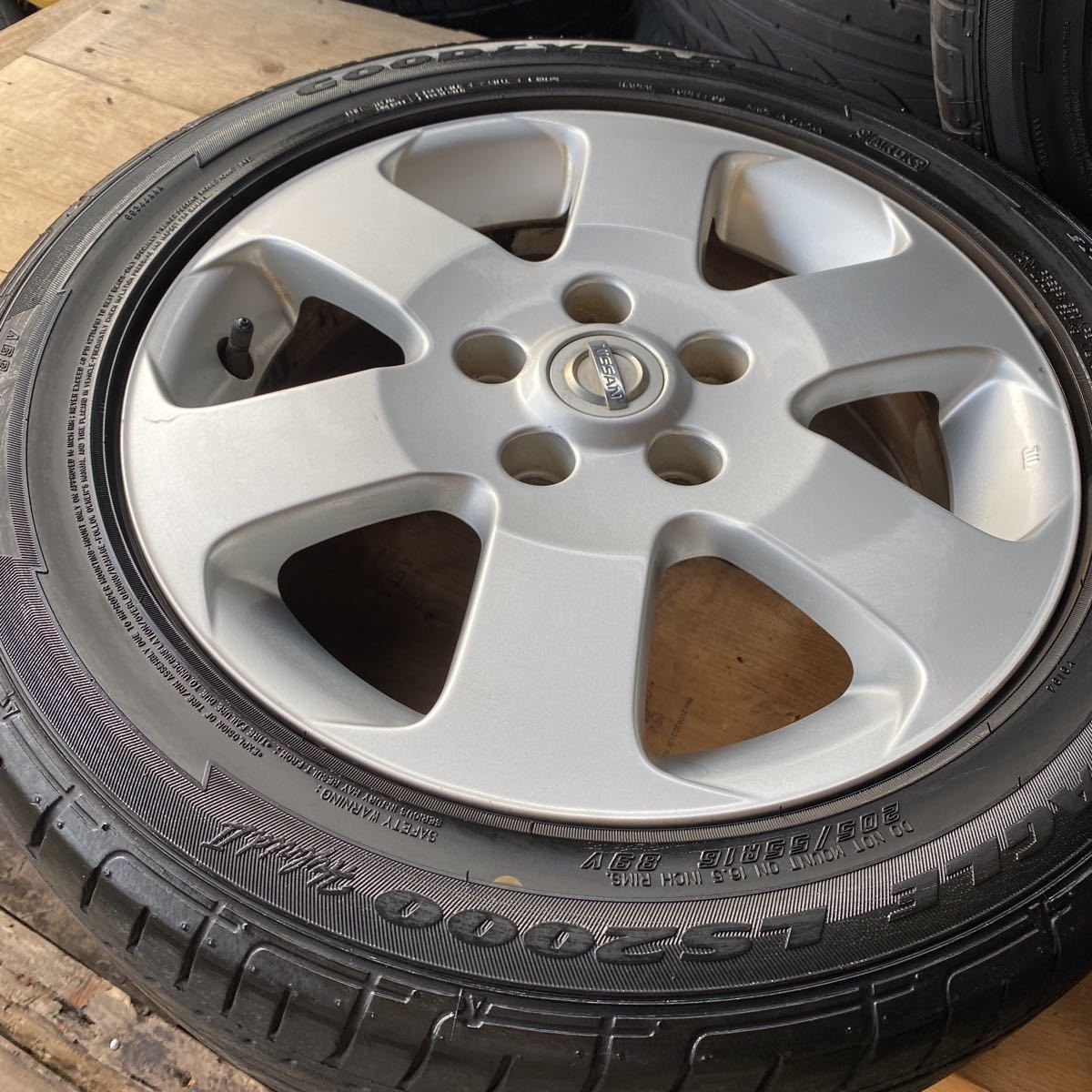 ☆(*'ー')☆日産 純正 セレナ C25 15インチ 5.5JJ +45 PCD114.