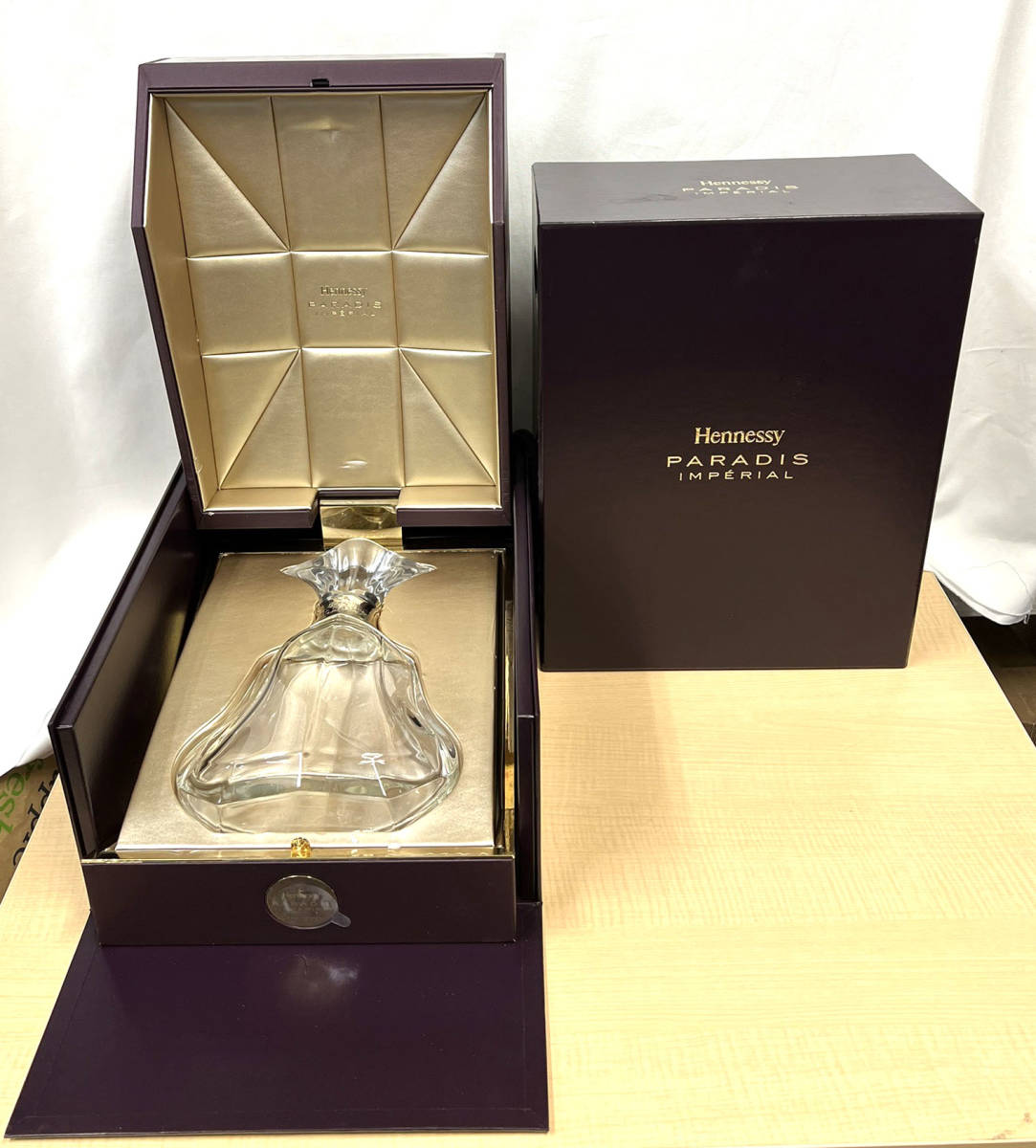 ヘネシーパラディの空瓶、空箱、カバー