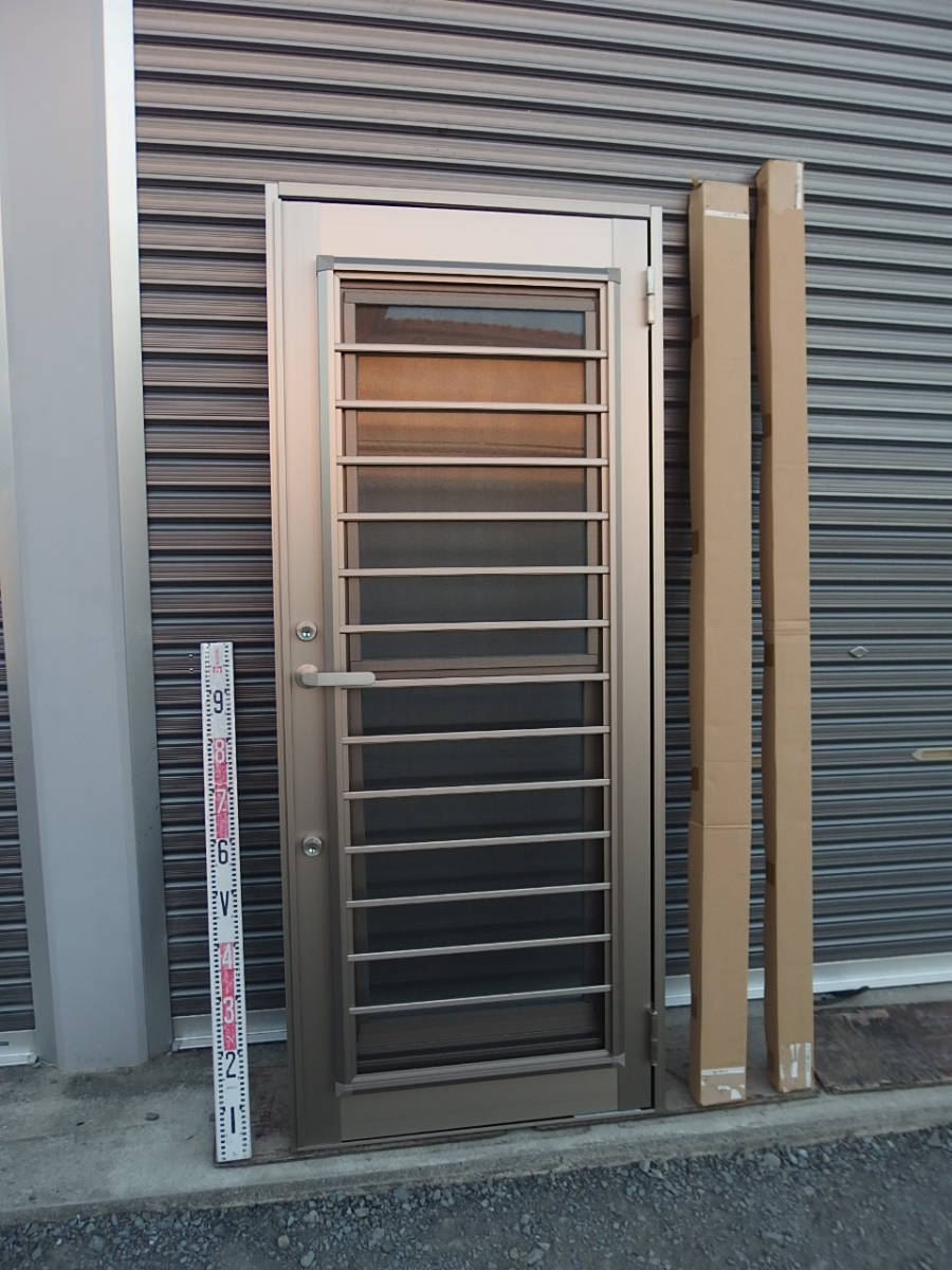 中古 勝手口 アルミサッシ 枠付き 取付幅80 取付高さ175 （cm） カギ