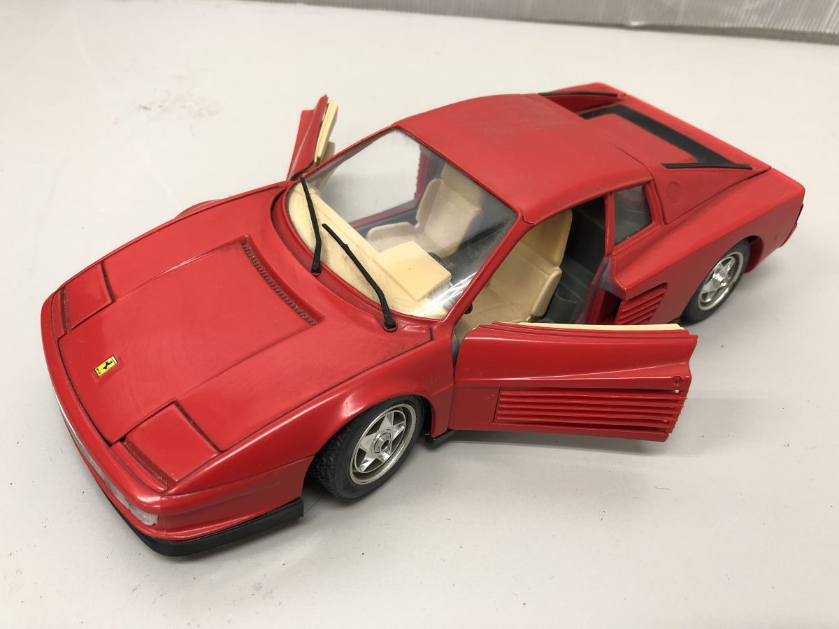 Miniature Burago 1/18 – Ferrari Testarossa 1984 – Jaune – Réf 3004 – Occasion