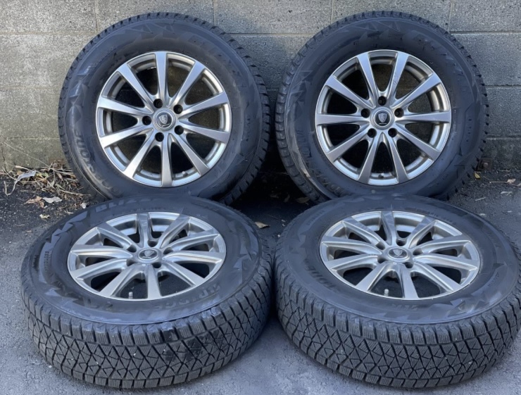 215/70R16 ブリヂストンスタッドレス ハリアーRAV4 エクストレイル他