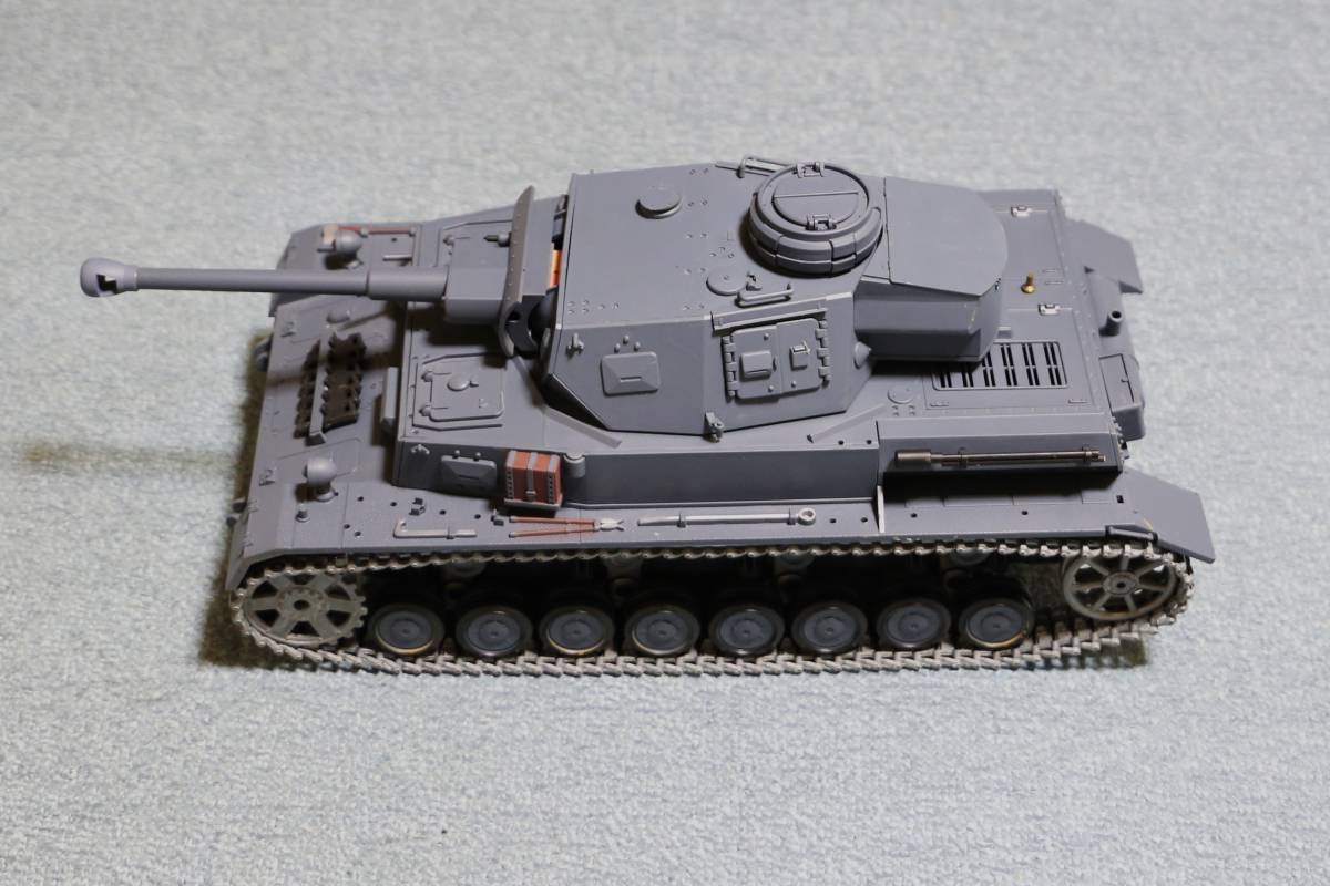 やや傷や汚れあり】1/16 ヘンロン ドイツ4号戦車 金属キャタピラ仕様